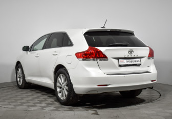 Подержанный автомобиль Toyota Venza 2009 года (7 фото)