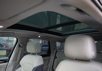 Подержанный автомобиль Volkswagen Touareg 2021 года (23 фото)