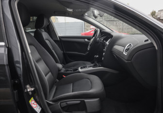 Подержанный автомобиль Audi A4 Sedan 2013 года (20 фото)