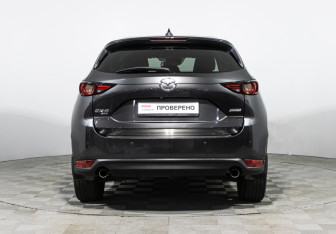 Подержанный автомобиль Mazda CX-5 2017 года (6 фото)