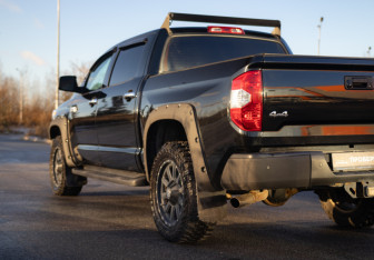 Подержанный автомобиль Toyota Tundra 2013 года (10 фото)