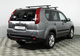 Подержанный автомобиль Nissan X-Trail 2011 года (5 фото)