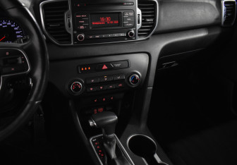 Подержанный автомобиль Kia Sportage 2017 года (19 фото)