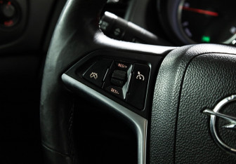 Подержанный автомобиль Opel Insignia Sedan 2013 года (19 фото)