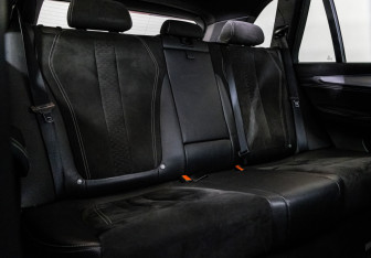 Подержанный автомобиль BMW X5 2017 года (27 фото)