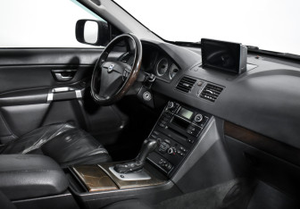 Подержанный автомобиль Volvo XC90 2011 года (14 фото)