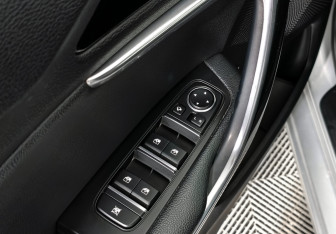 Подержанный автомобиль Kia Ceed Hatchback 2018 года (10 фото)
