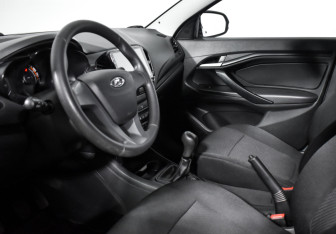 Подержанный автомобиль LADA (ВАЗ) Vesta Sedan 2018 года (9 фото)