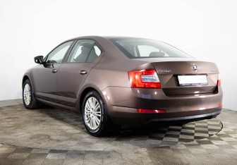 Подержанный автомобиль Skoda Octavia Liftback 2014 года (7 фото)