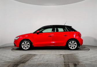 Подержанный автомобиль Audi A1 2013 года (8 фото)