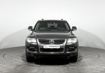 Подержанный автомобиль Volkswagen Touareg 2008 года (2 фото)