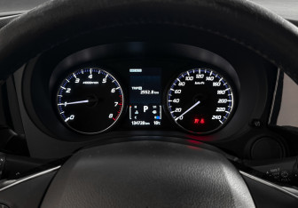 Подержанный автомобиль Mitsubishi Outlander 2016 года (17 фото)