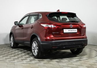 Подержанный автомобиль Nissan Qashqai 2018 года (7 фото)
