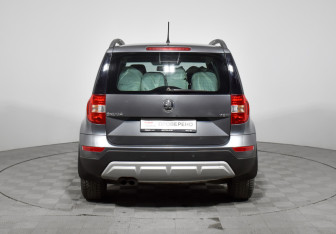 Подержанный автомобиль Skoda Yeti 2014 года (6 фото)