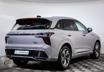 Подержанный автомобиль Hongqi HS3 2024 года (5 фото)