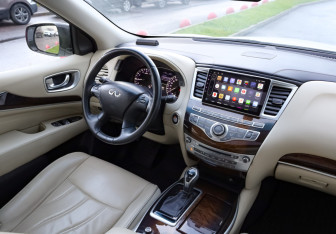 Подержанный автомобиль Infiniti QX60 2017 года (9 фото)
