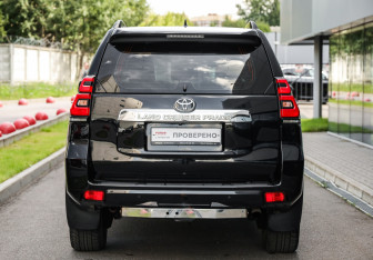 Подержанный автомобиль Toyota Land Cruiser Prado 2018 года (7 фото)