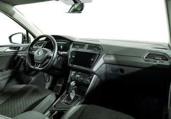 Подержанный автомобиль Volkswagen Tiguan 2018 года (9 фото)