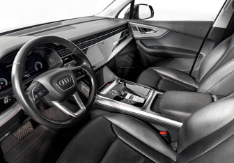 Подержанный автомобиль Audi Q7 2020 года (9 фото)