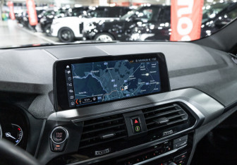 Подержанный автомобиль BMW X3 2018 года (19 фото)