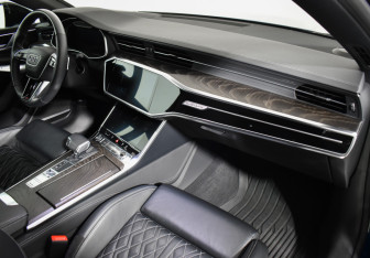 Подержанный автомобиль Audi A7 2019 года (13 фото)