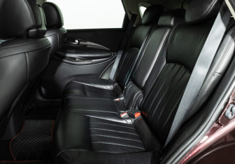 Подержанный автомобиль Infiniti QX50 2016 года (10 фото)