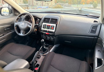 Подержанный автомобиль Citroen C4 Aircross 2012 года (9 фото)
