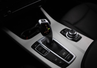 Подержанный автомобиль BMW X3 2012 года (11 фото)