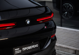 Подержанный автомобиль BMW X6 2020 года (10 фото)