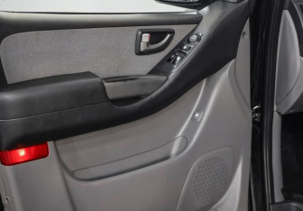 Подержанный автомобиль Hyundai H-1 2018 года (16 фото)
