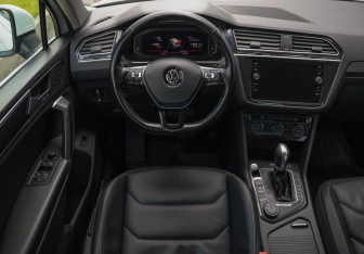 Подержанный автомобиль Volkswagen Tiguan 2019 года (12 фото)