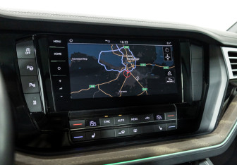 Подержанный автомобиль Volkswagen Touareg 2018 года (23 фото)