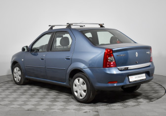 Подержанный автомобиль Renault Logan Sedan 2010 года (7 фото)