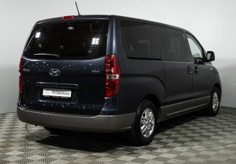 Подержанный автомобиль Hyundai H-1 2015 года (5 фото)