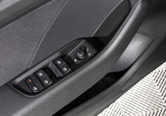 Подержанный автомобиль Audi A3 Hatchback 2013 года (10 фото)