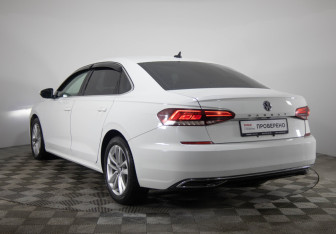 Подержанный автомобиль Volkswagen Passat Sedan 2020 года (7 фото)