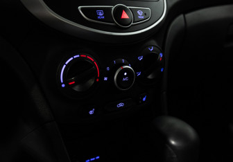 Подержанный автомобиль Hyundai Solaris Sedan 2013 года (15 фото)