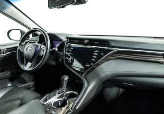 Подержанный автомобиль Toyota Camry Sedan 2018 года (9 фото)