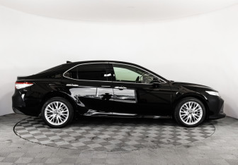 Подержанный автомобиль Toyota Camry Sedan 2019 года (4 фото)