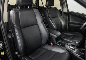 Подержанный автомобиль Toyota RAV4 2016 года (24 фото)