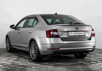 Подержанный автомобиль Skoda Octavia Liftback 2019 года (7 фото)