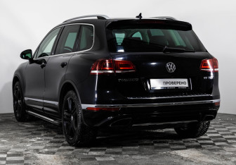 Подержанный автомобиль Volkswagen Touareg 2017 года (7 фото)