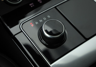 Подержанный автомобиль Land Rover Range Rover Velar 2019 года (22 фото)