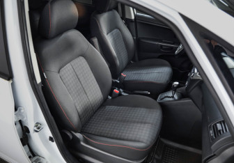 Подержанный автомобиль Kia Venga 2015 года (24 фото)