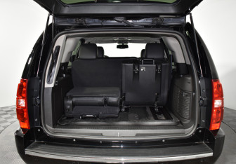 Подержанный автомобиль Chevrolet Tahoe 2013 года (22 фото)