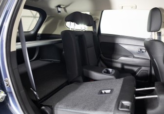 Подержанный автомобиль Mitsubishi Outlander 2019 года (24 фото)