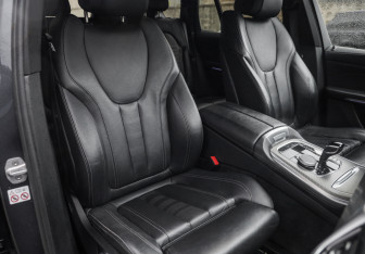 Подержанный автомобиль BMW X5 2019 года (32 фото)