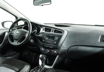 Подержанный автомобиль Kia Ceed Wagon 2012 года (9 фото)