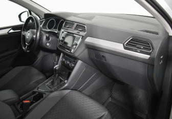Подержанный автомобиль Volkswagen Tiguan 2018 года (12 фото)