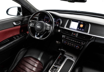 Подержанный автомобиль Kia Optima Sedan 2018 года (29 фото)